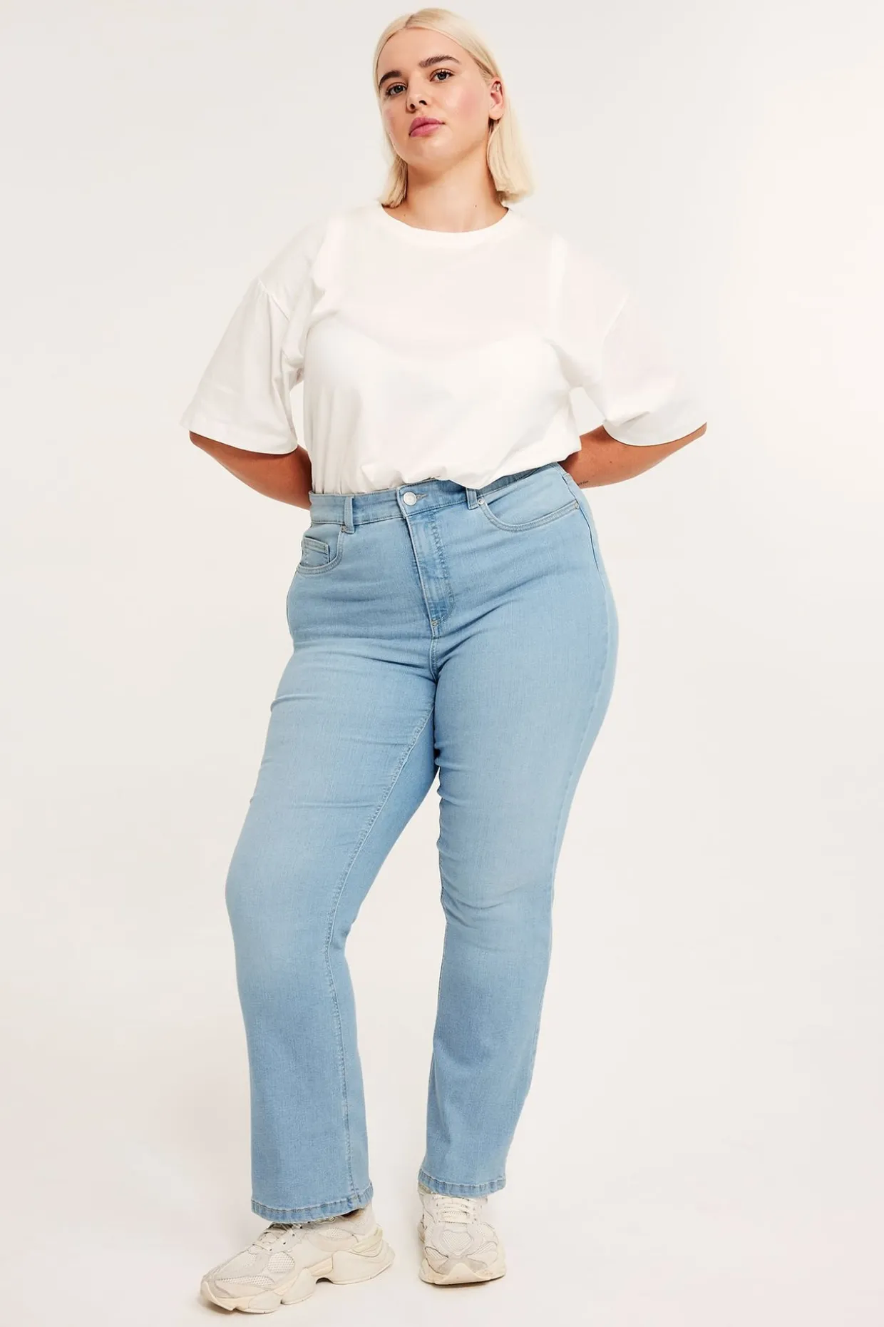 Bootcut-farkut high waist | Vaalea denim | Naiset | Kappahl