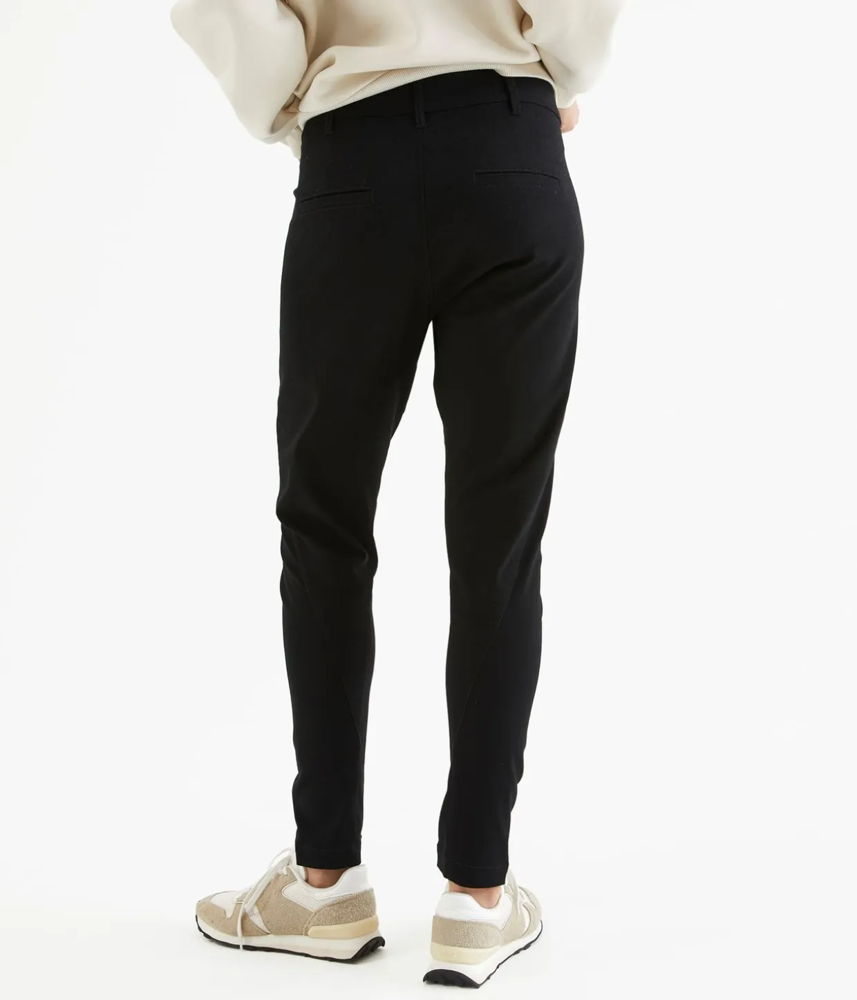 Boyfriend slim fit | Musta | Naiset | Kappahl