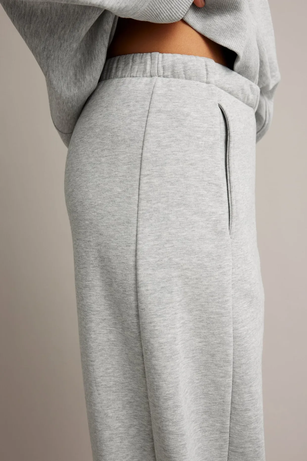 Collegehousut barrel fit | Vaaleanharmaa | Naiset | Kappahl