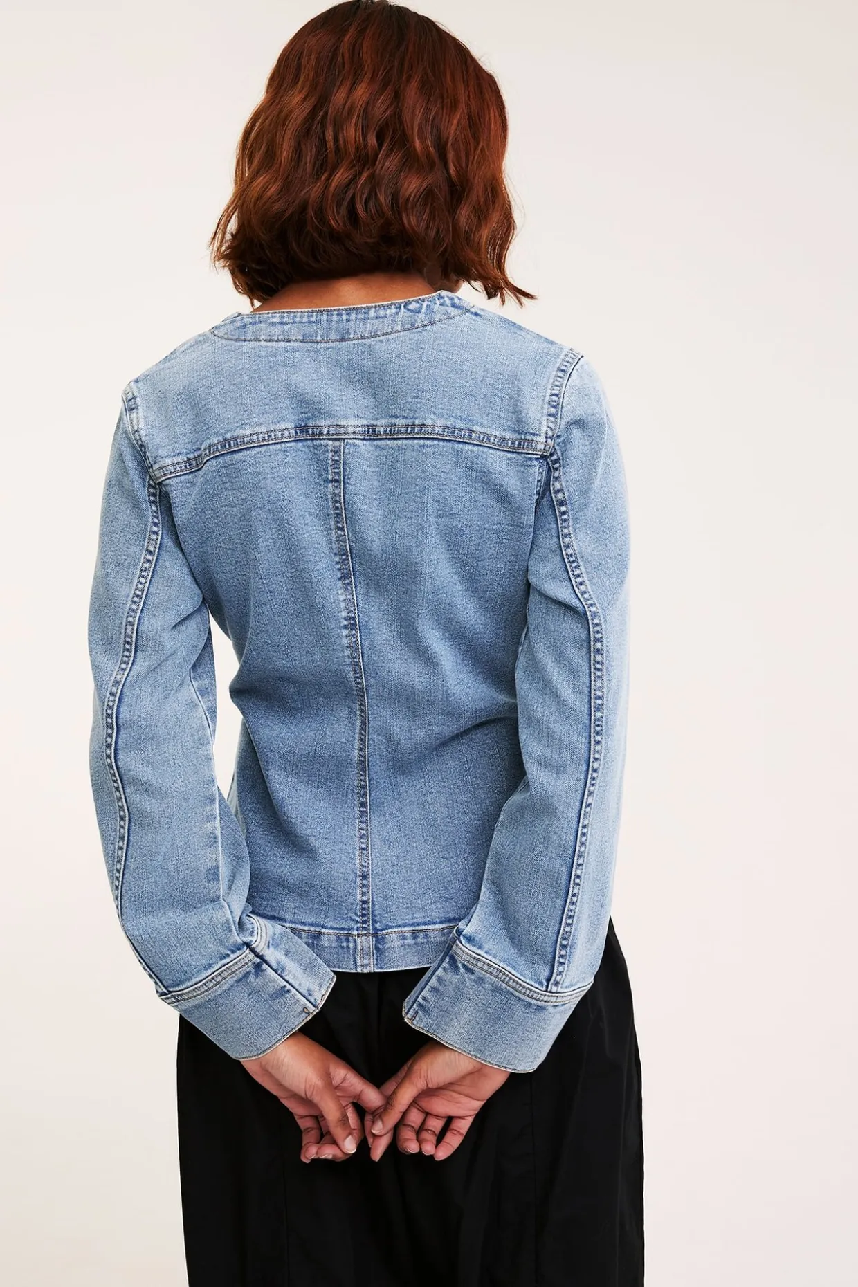 Denimpaita, jossa on korostettu vyötärö | Vaalea denim | Naiset | Kappahl