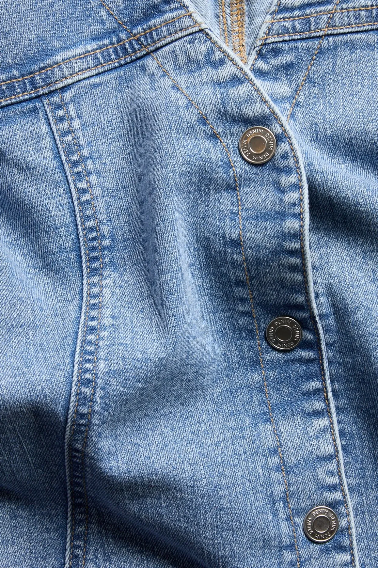 Denimpaita, jossa on korostettu vyötärö | Vaalea denim | Naiset | Kappahl
