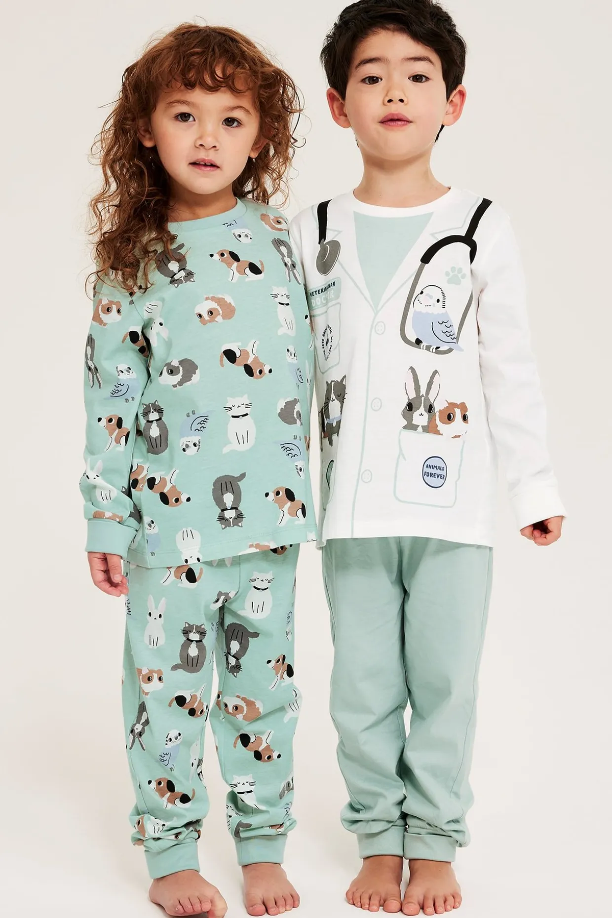 Eläinlääkäriaiheinen pyjama, 2 kpl:n pakkaus | Vaaleanturkoosi | Lapset | Kappahl