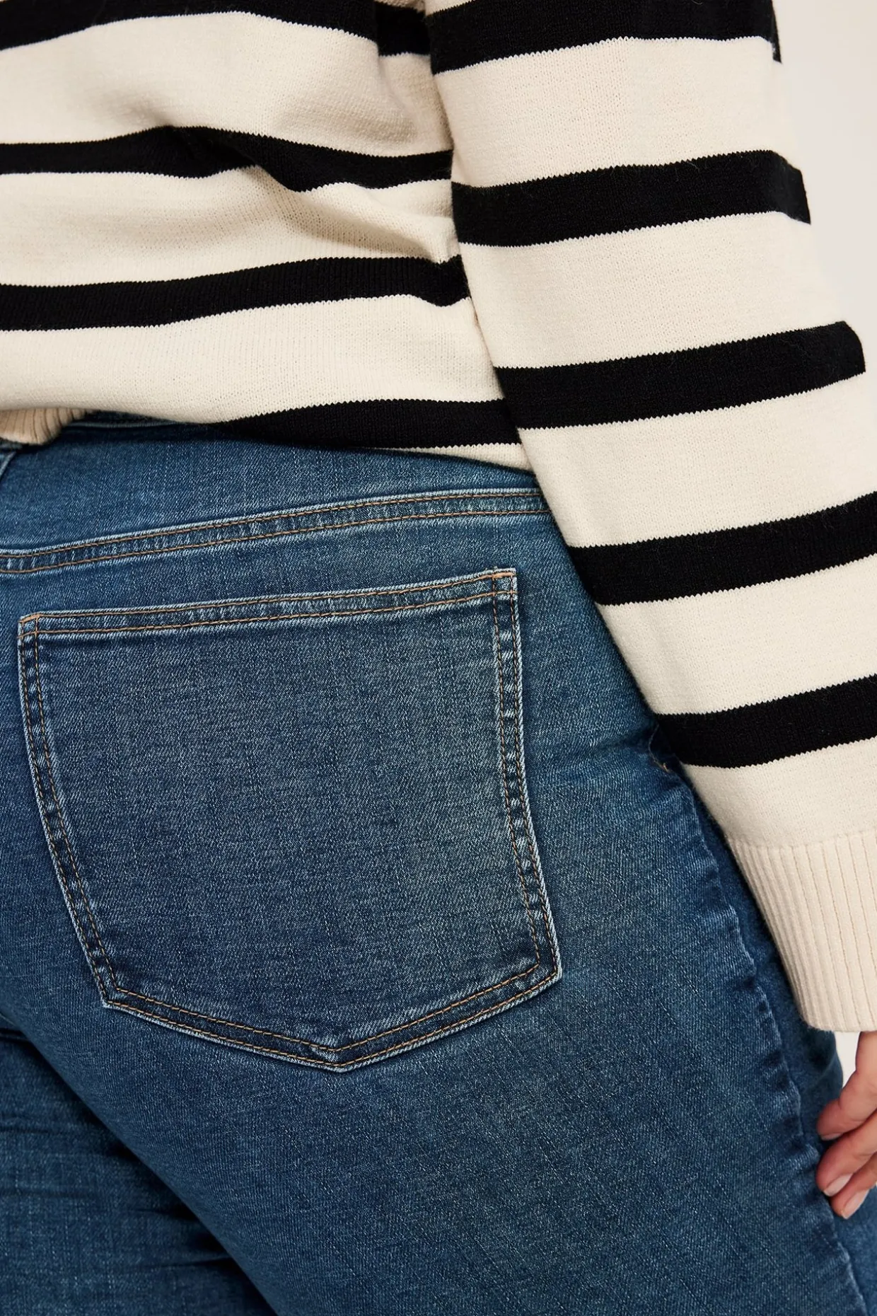 Embracing jeans high waist | Denim | Naiset | Kappahl