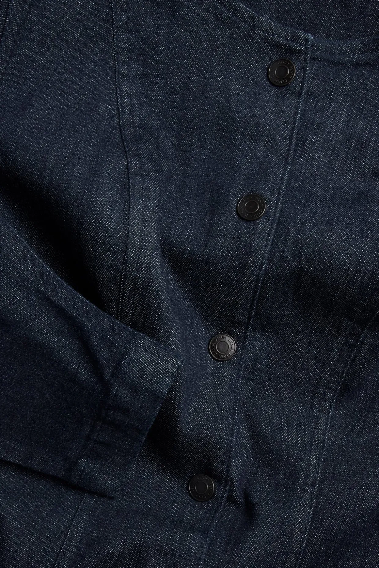 Farkkumekko, jossa on reilut hihat | Tumma denim | Naiset | Kappahl