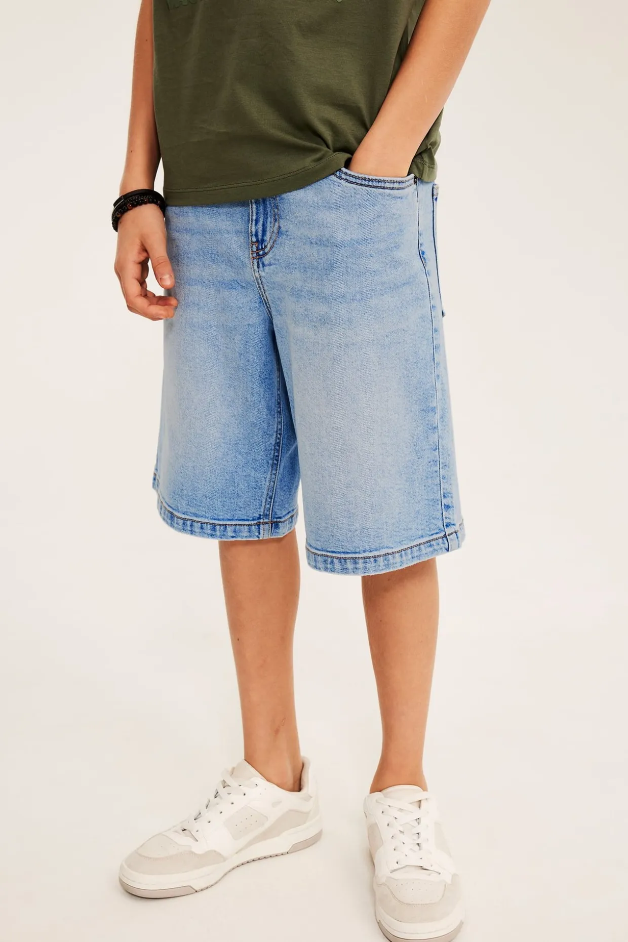 Farkkushortsit, joissa on pidemmät lahkeet | Vaalea denim | Lapset | Kappahl