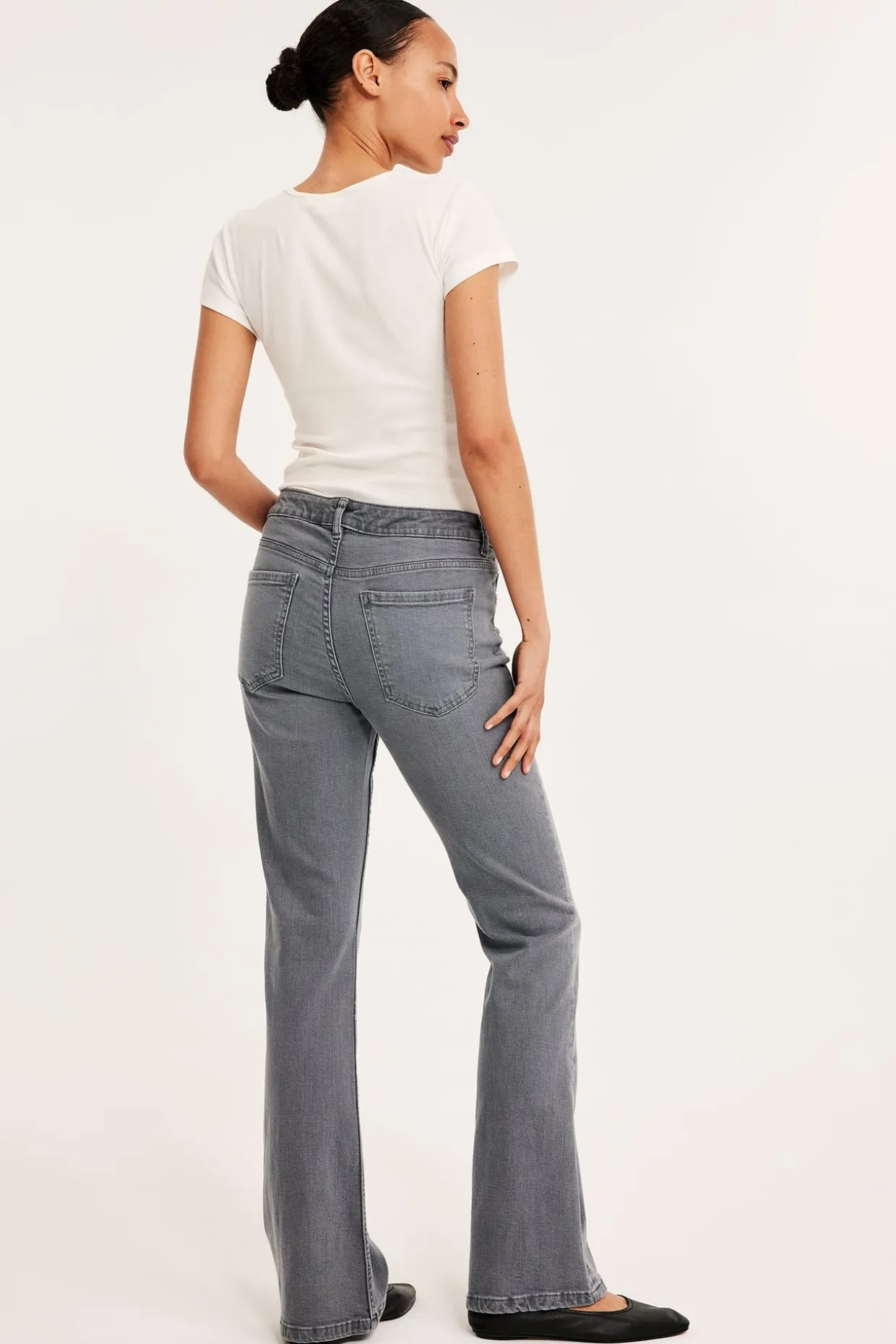 Flare jeans low waist | Hopeanharmaa | Naiset | Kappahl