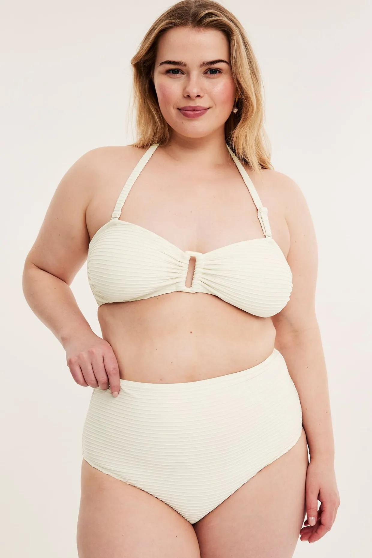 Korkeavyötäröinen bikinialaosa | Luonnonvalkoinen | Naiset | Kappahl