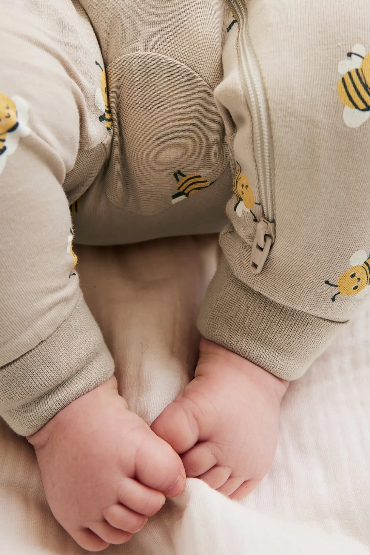 2 kpl pyjamia mehiläiskuviolla | Beige | Vauvat | Kappahl