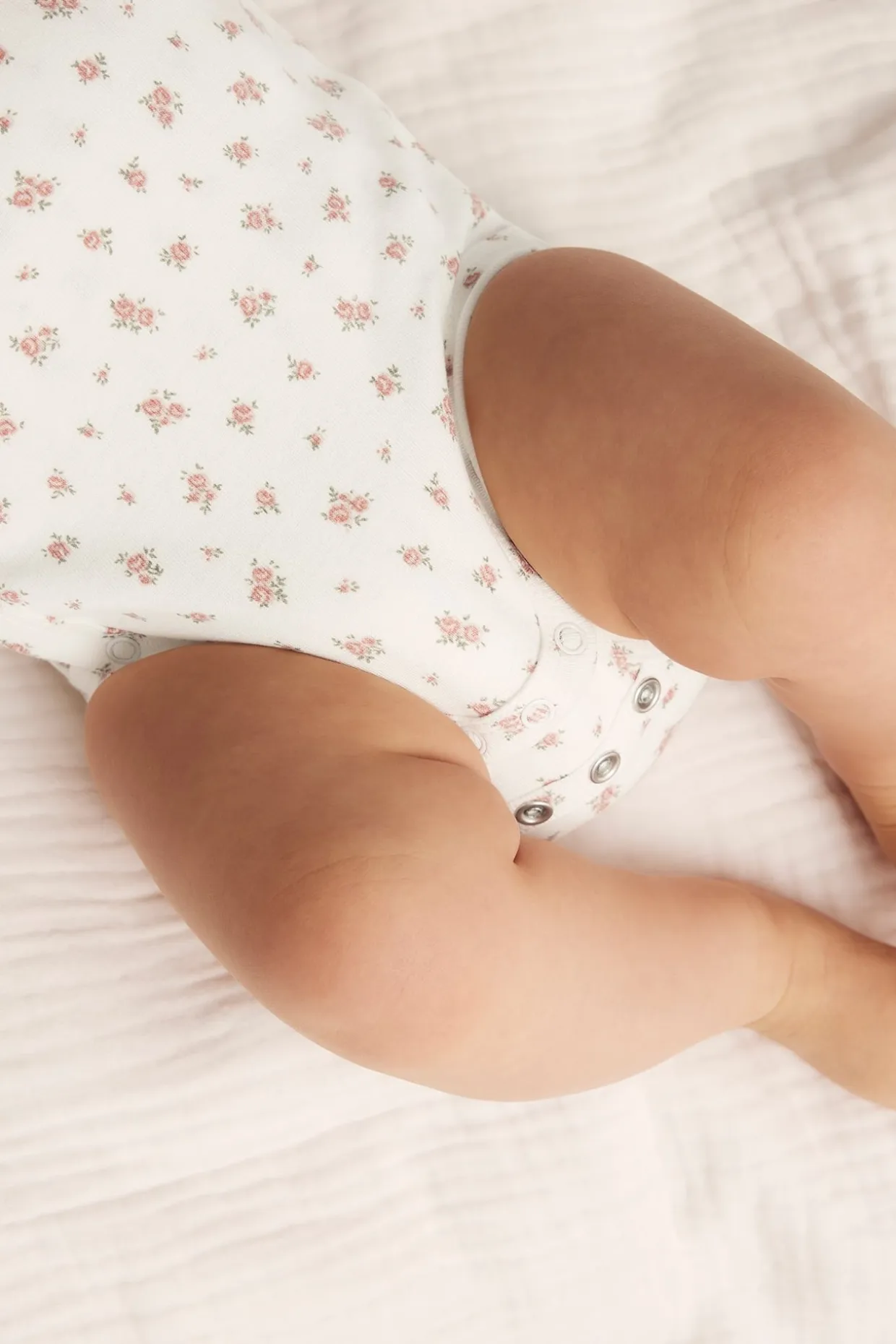 Kukkakuvioinen body | Luonnonvalkoinen | Vauvat | Newbie