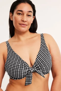 Kuviollinen bikiniyläosa | Musta | Naiset | Kappahl