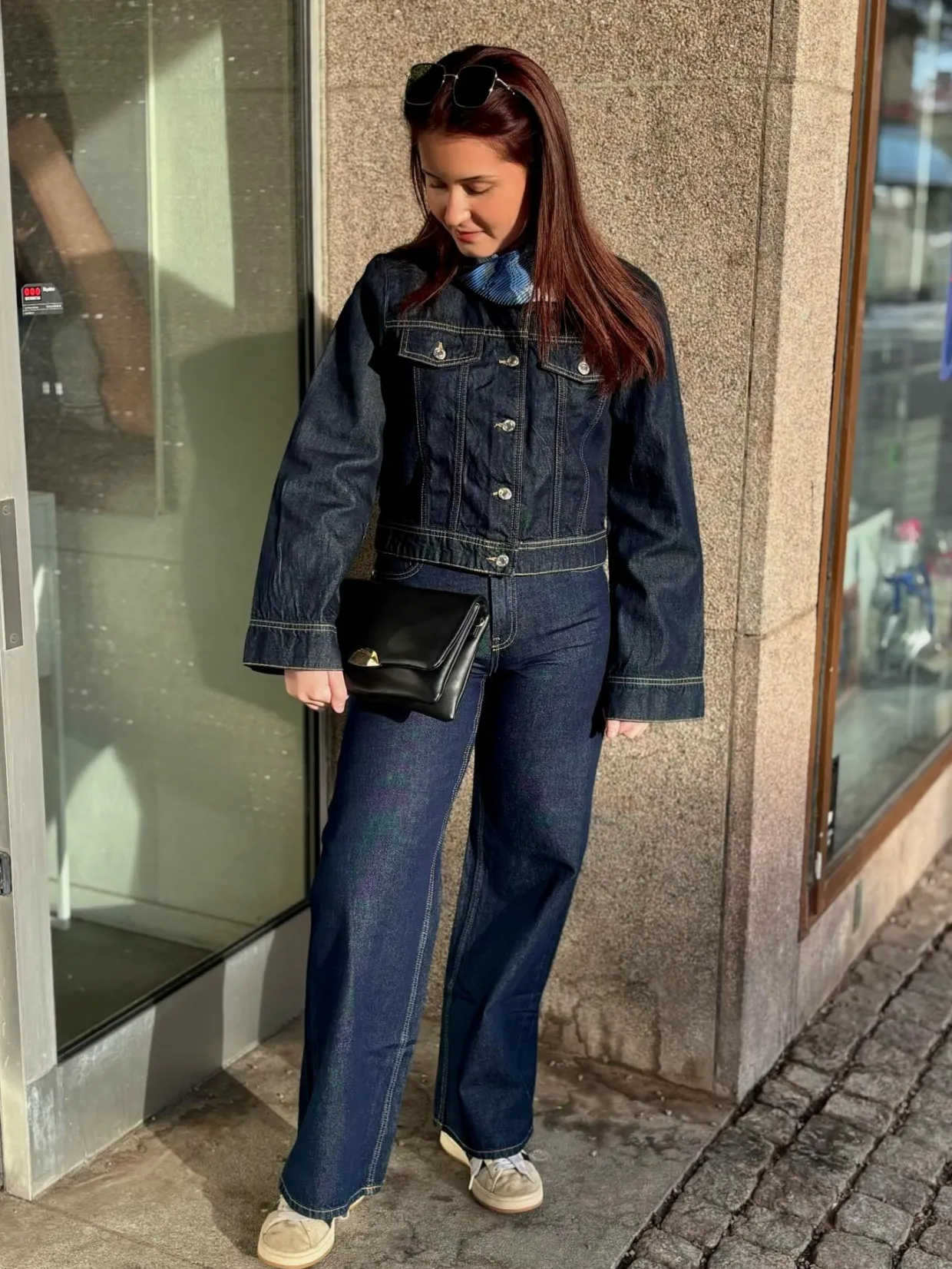 Lyhyemmän mallinen farkkutakki | Tumma denim | Naiset | Kappahl