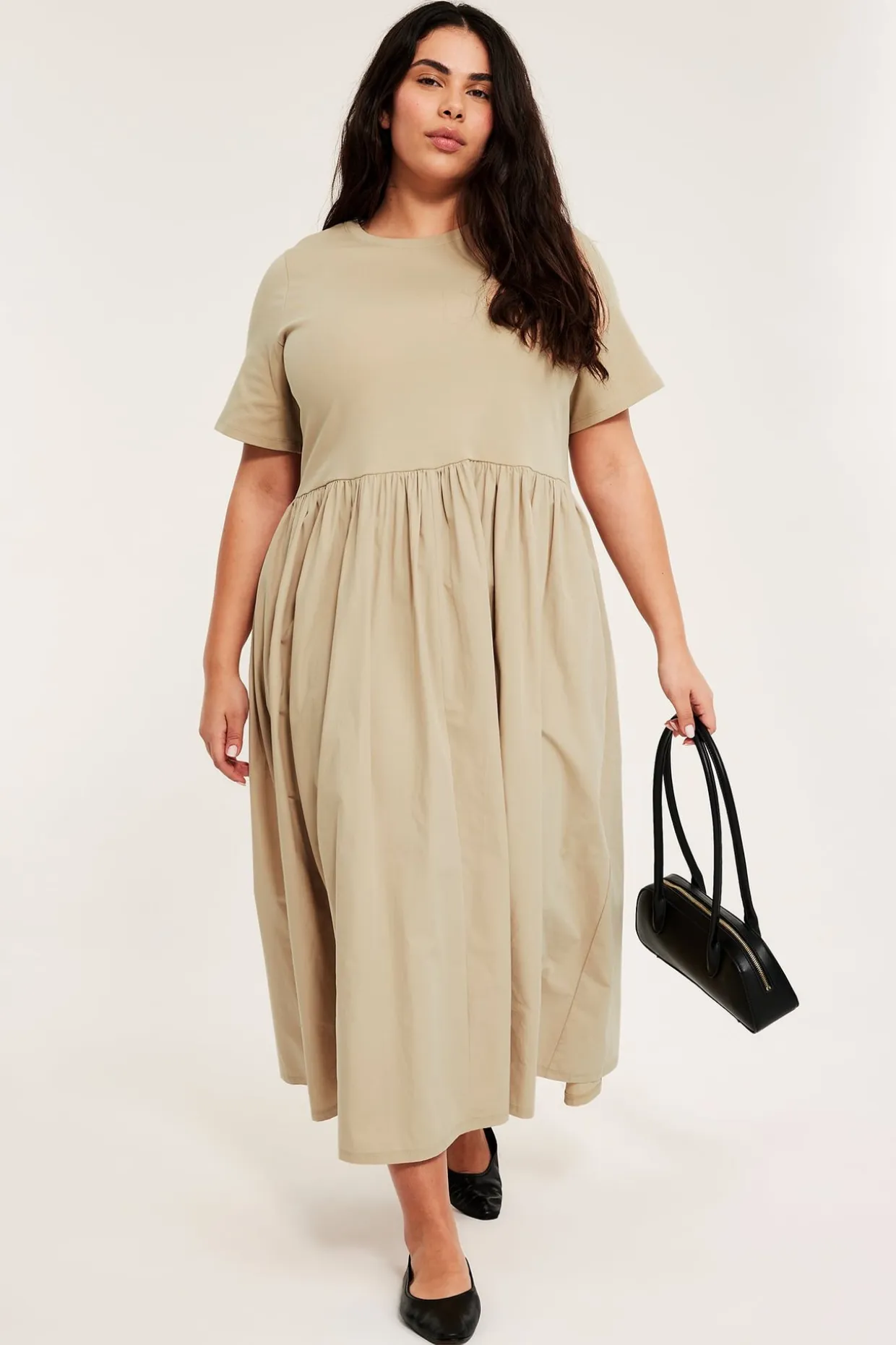 Mekko, jossa on levenevä hameosa | Beige | Naiset | Kappahl