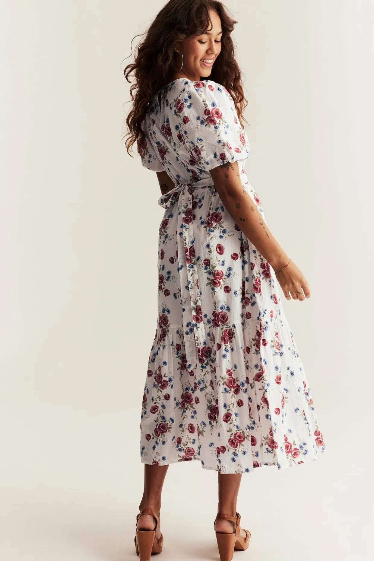 Newbie Woman -malliston kukkakuvioinen mekko | Luonnonvalkoinen | Lapset | Newbie