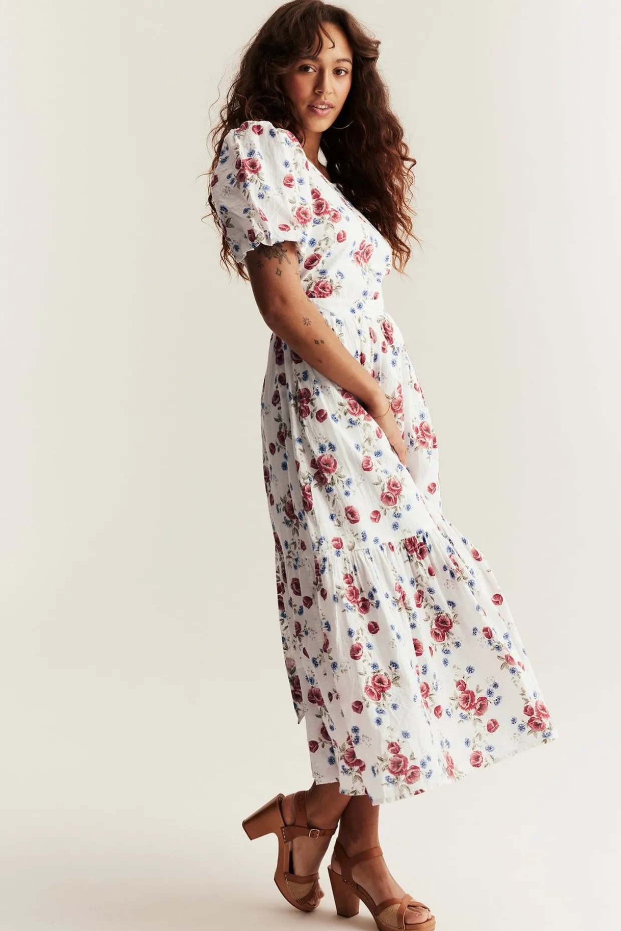 Newbie Woman -malliston kukkakuvioinen mekko | Luonnonvalkoinen | Lapset | Newbie
