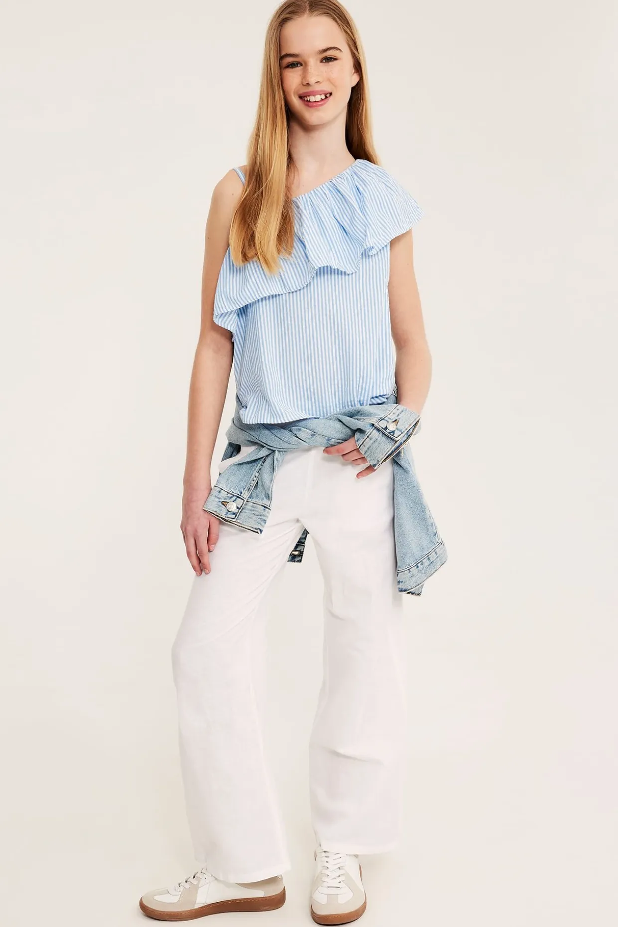 One shoulder -toppi, jossa röyhelö. | Sininen | Lapset | Kappahl