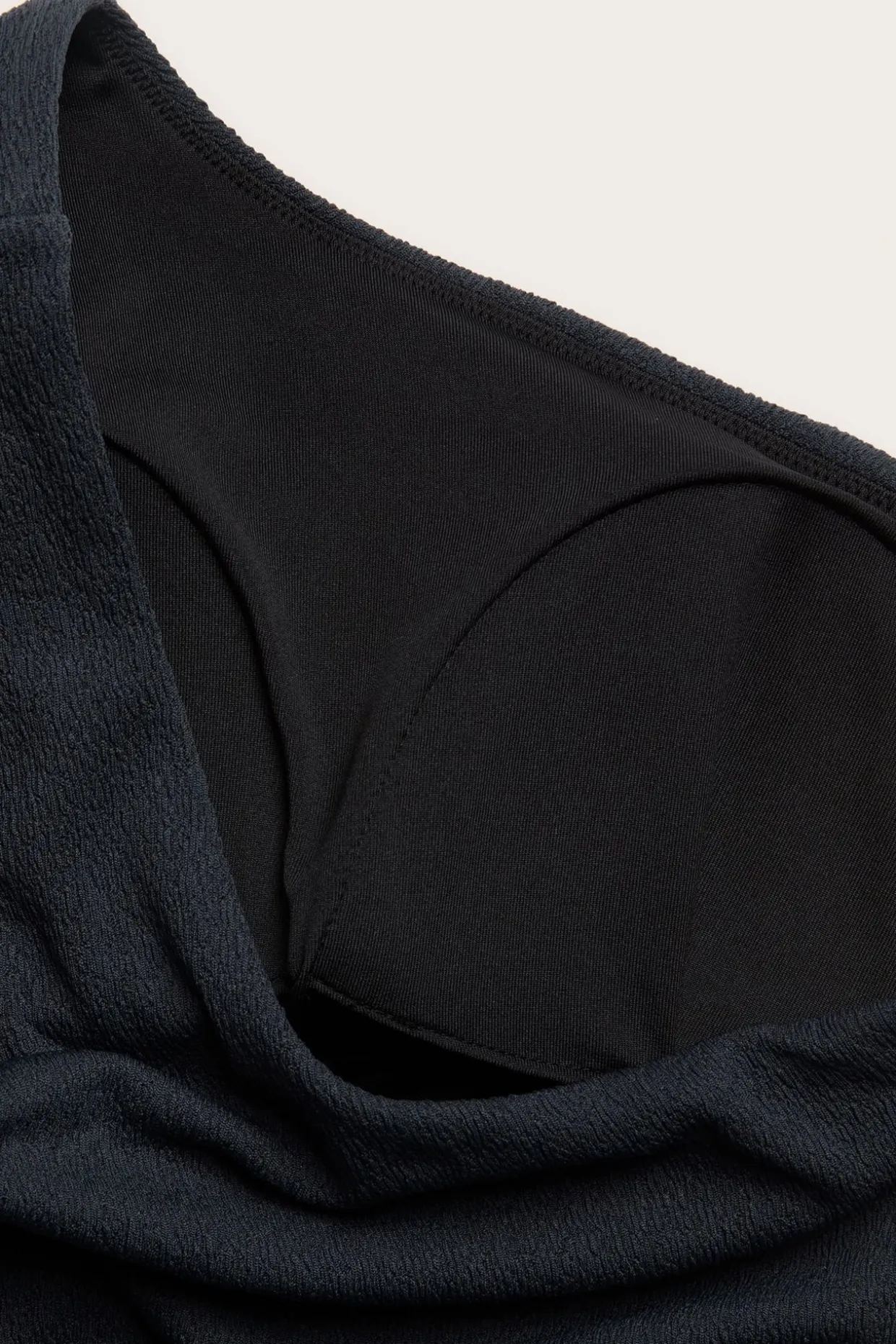 One shoulder -uimapuku | Tummansininen | Naiset | Kappahl