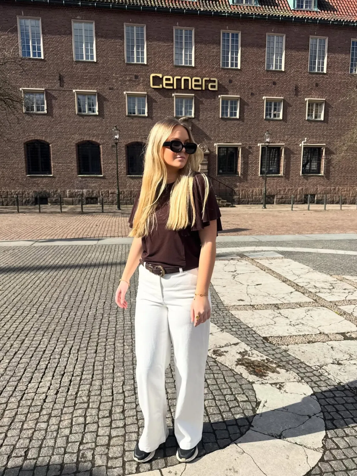 Paita, jossa on lyhyet, leveät hihat | Tummanruskea | Naiset | Kappahl