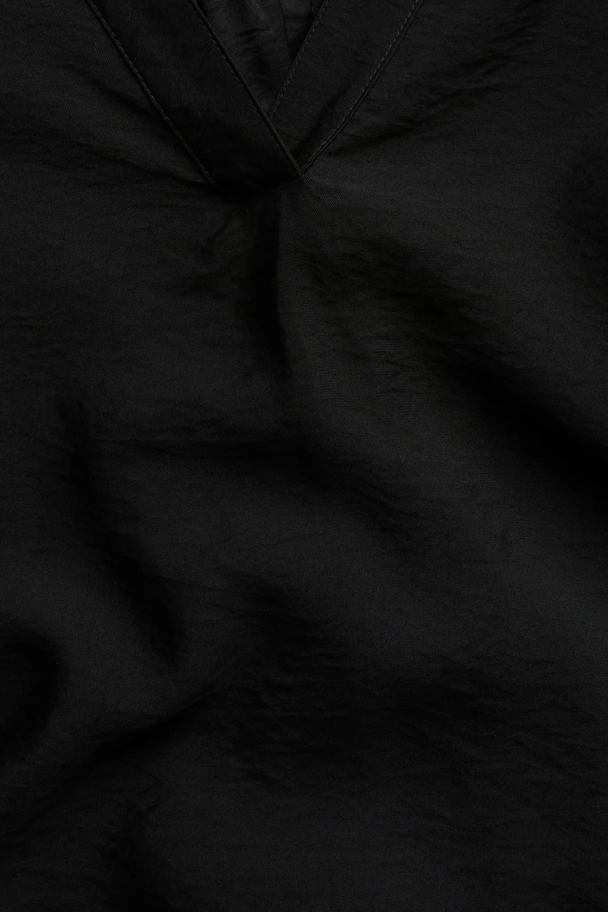 Paitapusero, jossa on puhvihihat. | Musta | Naiset | Kappahl