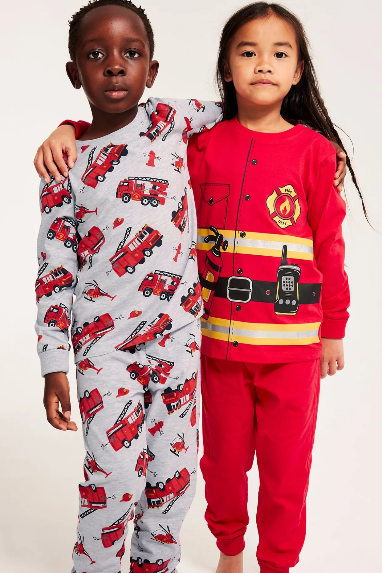 Palopelastaja-kuvioitu pyjama, 2 kpl:n pakkaus | Punainen | Lapset | Kappahl