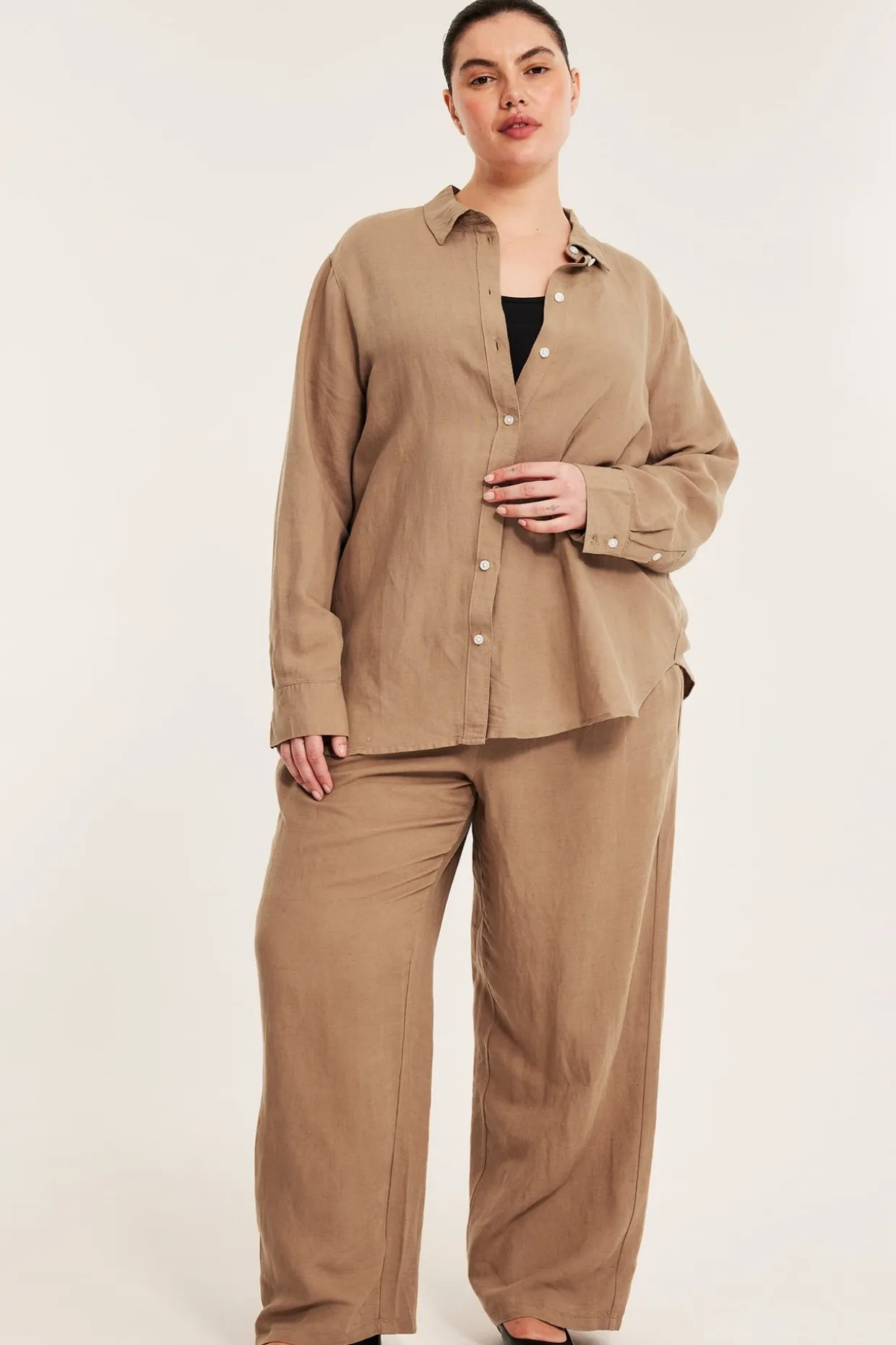 Pellavasekoitetta oleva kauluspaita | Beige | Naiset | Kappahl