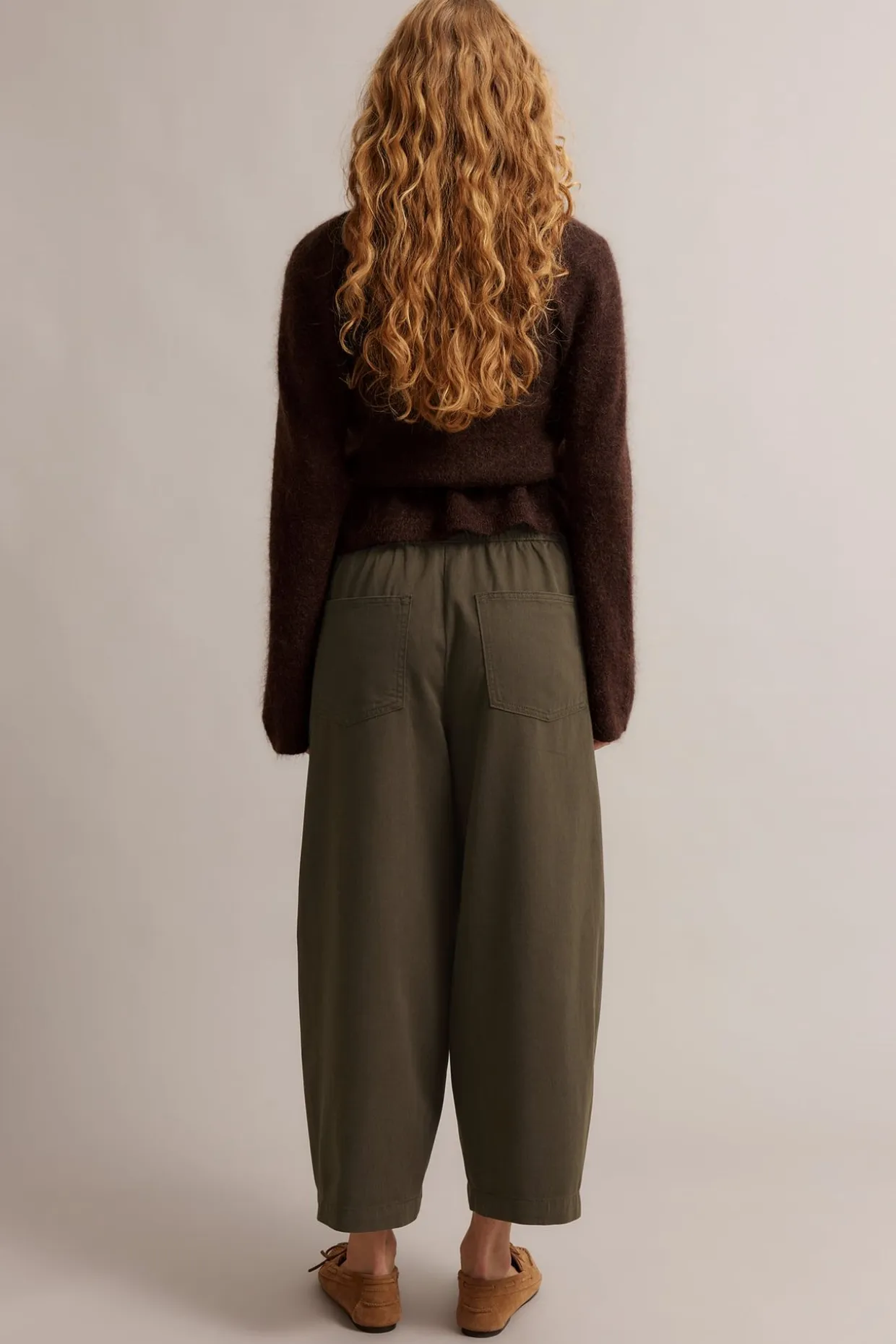 Pull on -housut barrel fit | Tummanruskea | Naiset | Kappahl