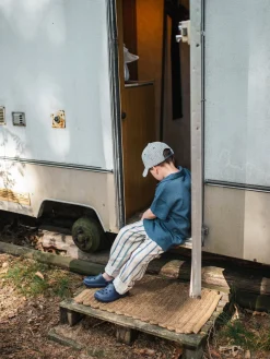 Puuvillakreppiä oleva raidallinen lippis | Tummansininen | Lapset | Kappahl