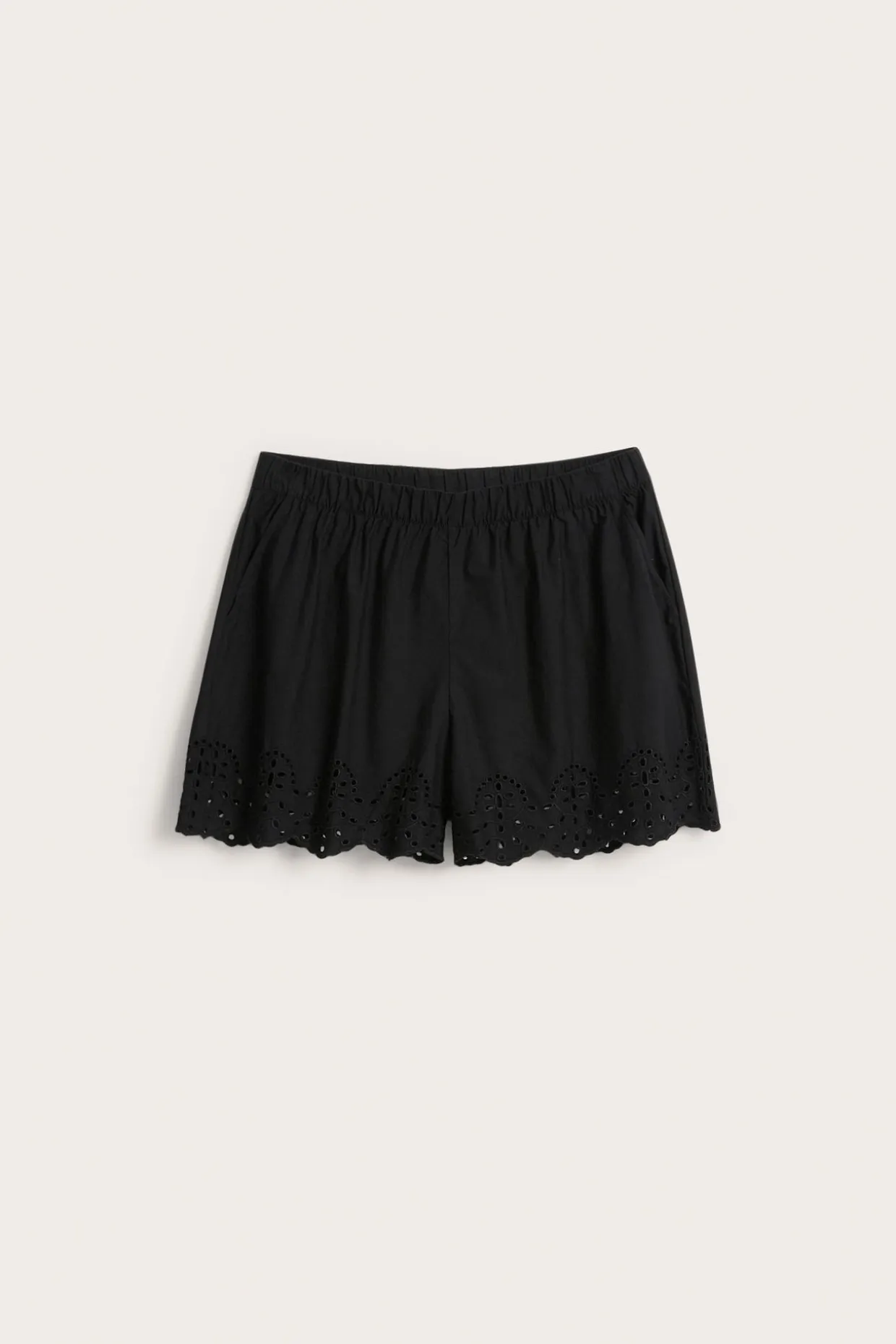 Puuvillapopliinishortsit, joissa on brodeerattu reuna
