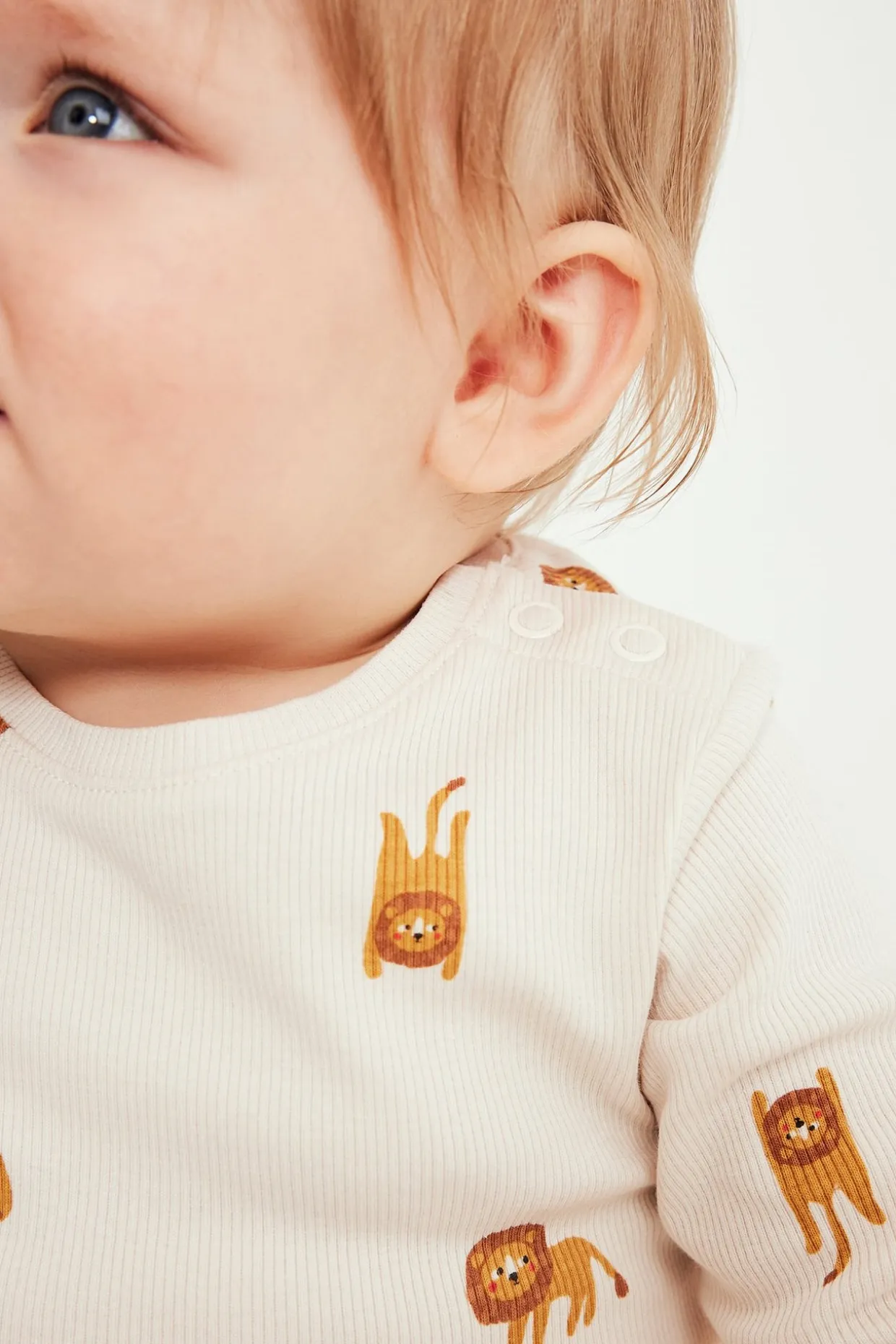 Ribbibody, jossa on leijonakuvio | Beige | Lapset | Kappahl