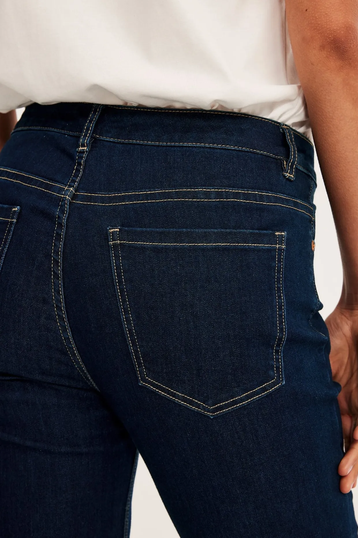 Straight jeans mid waist short leg | Tumma denim | Naiset | Kappahl