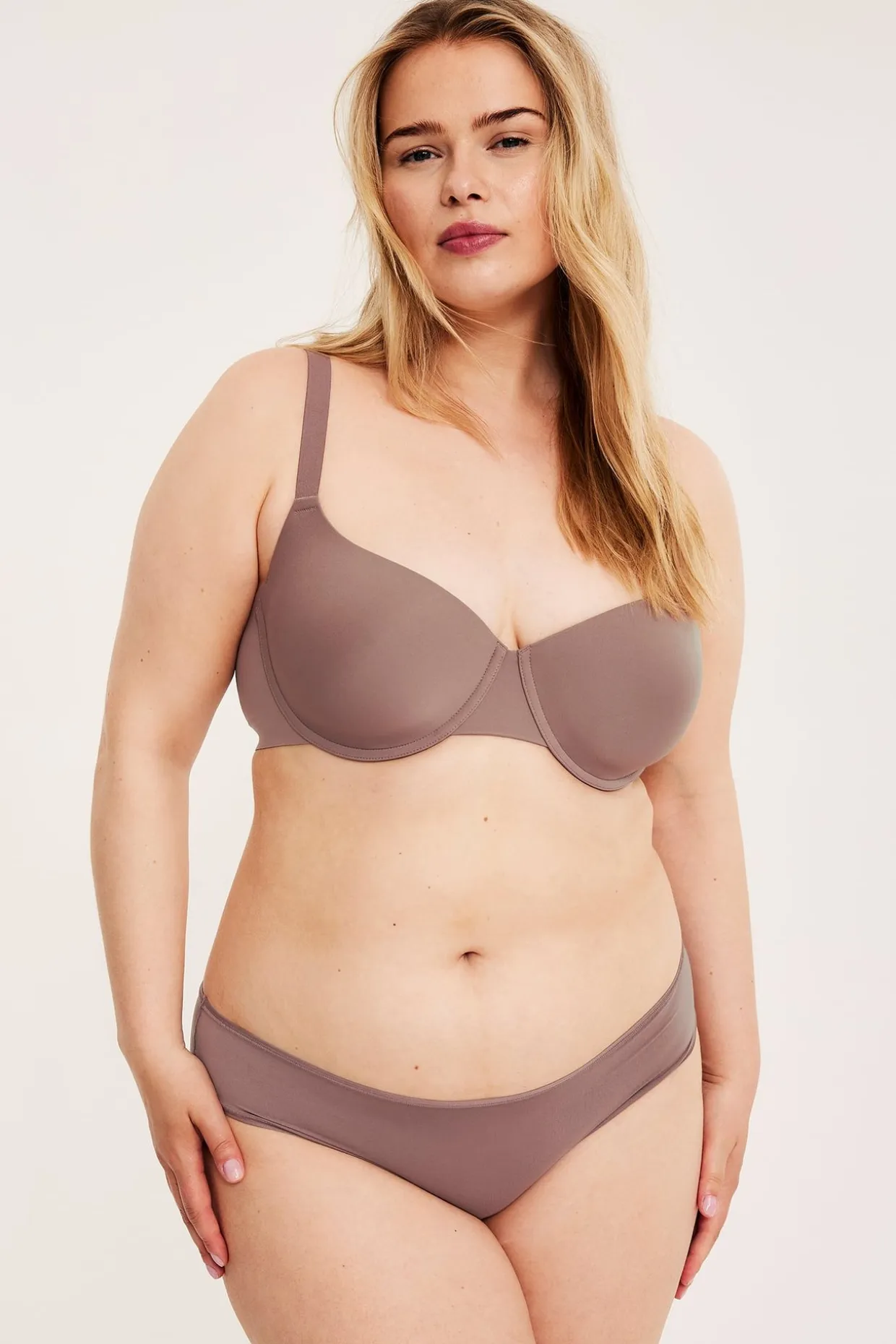 Stringit | Tummanpinkki | Naiset | Kappahl