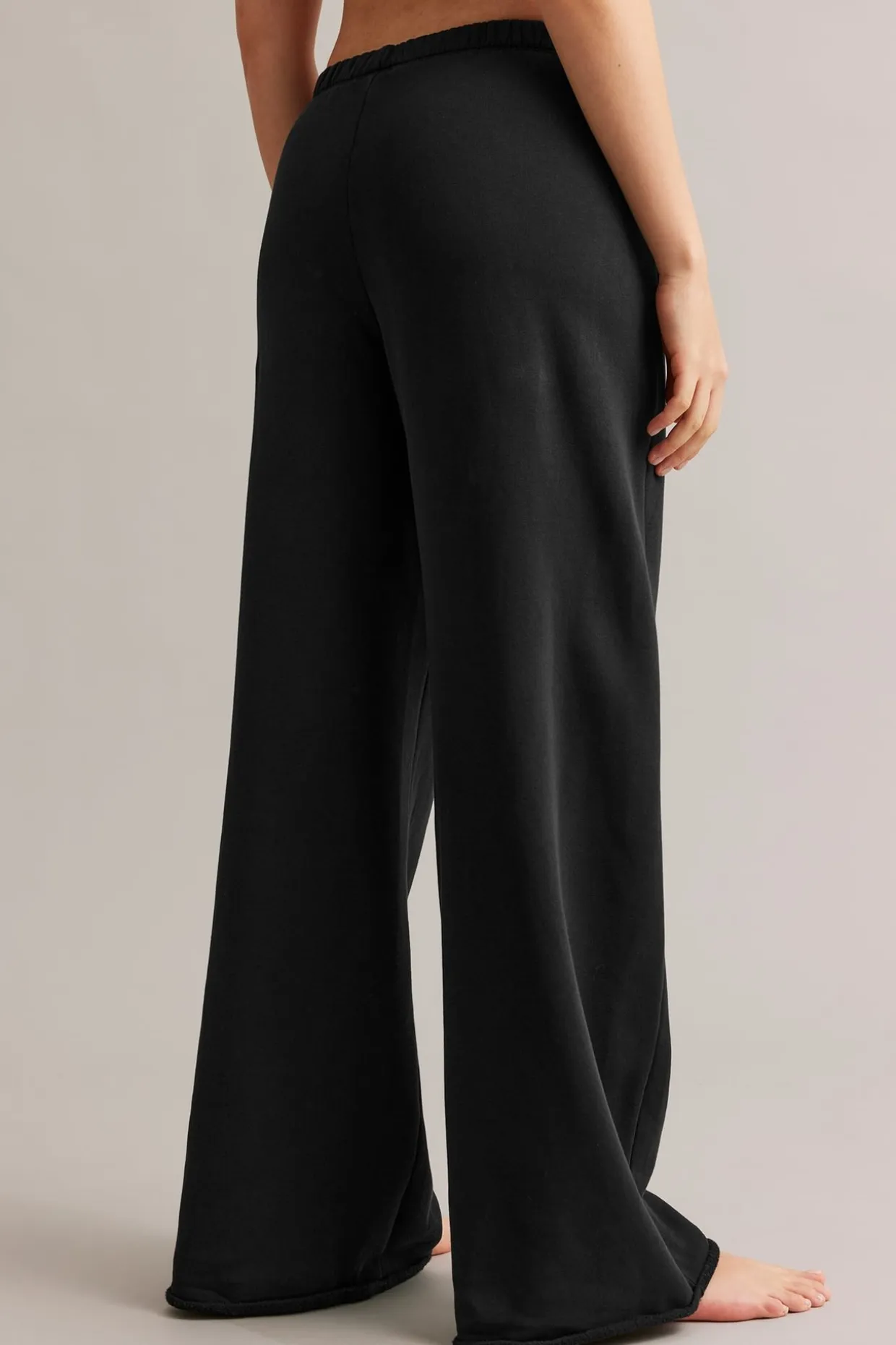 Sweatpants wid fit | Musta | Naiset | Kappahl