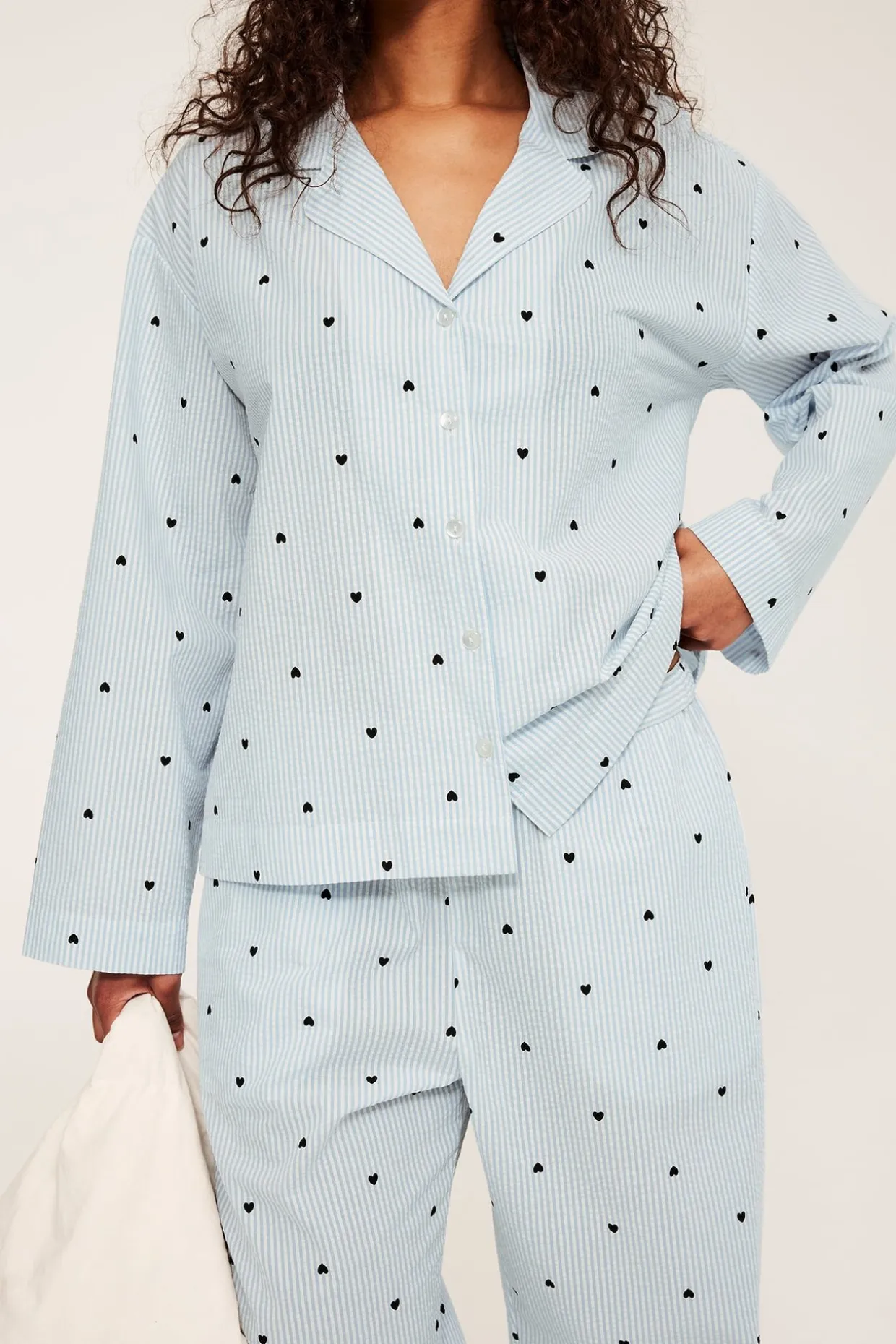 Sydänkuvioinen pyjama