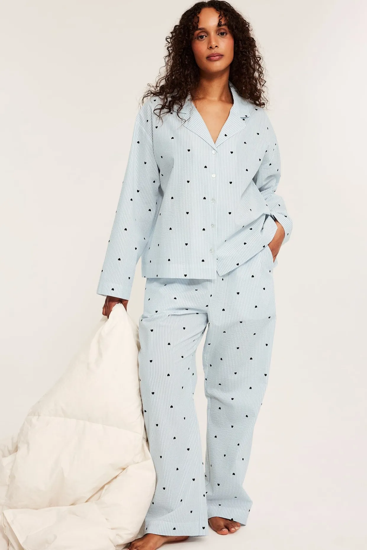 Sydänkuvioinen pyjama