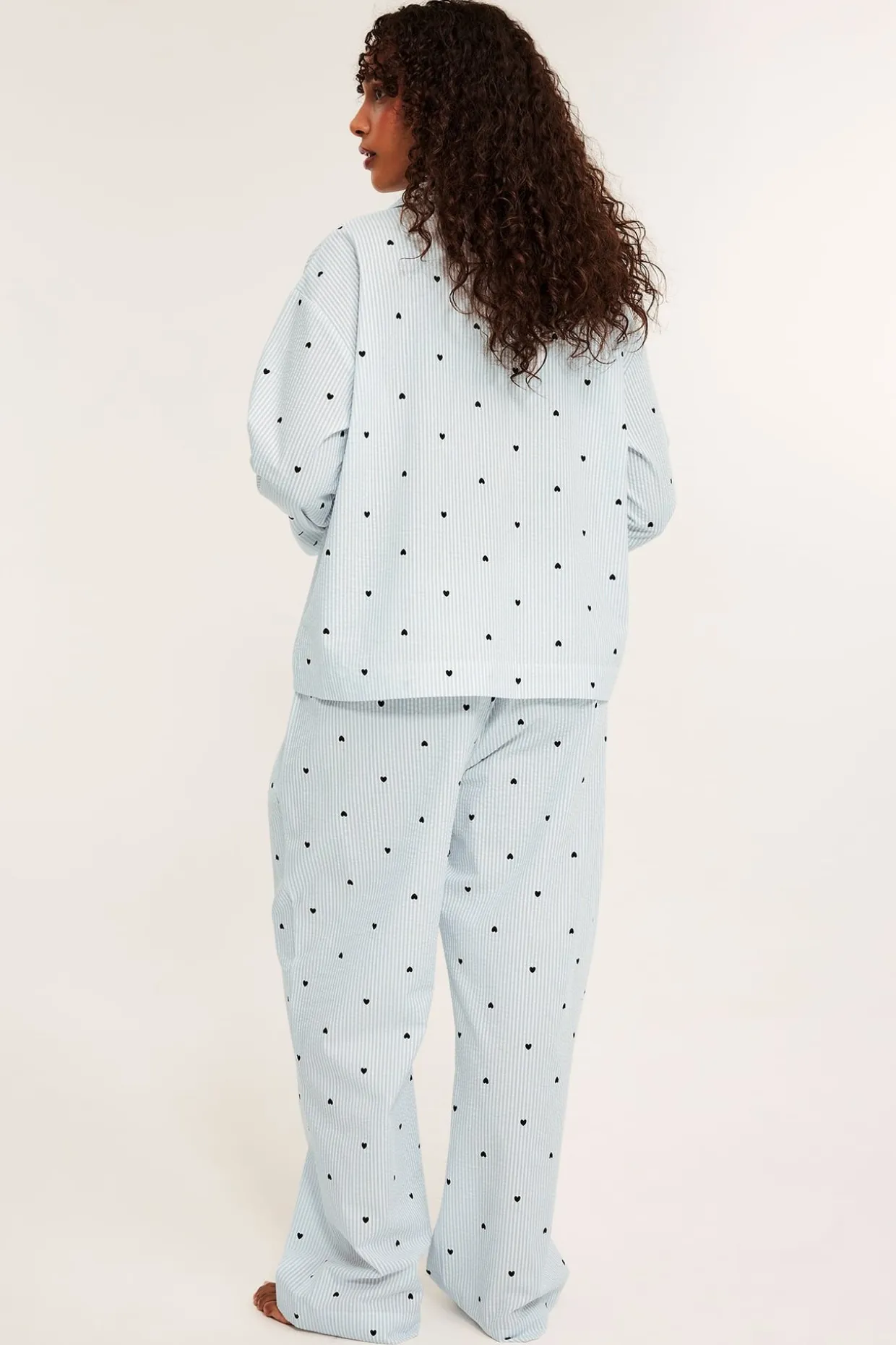 Sydänkuvioinen pyjama