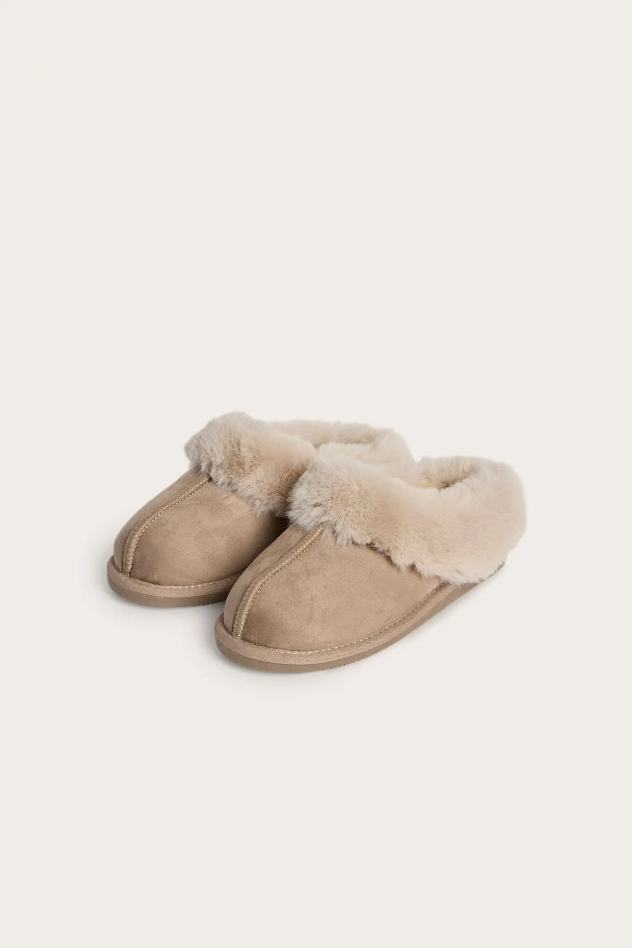 Tekoturkista olevat tohvelit | Beige | Lapset | Kappahl