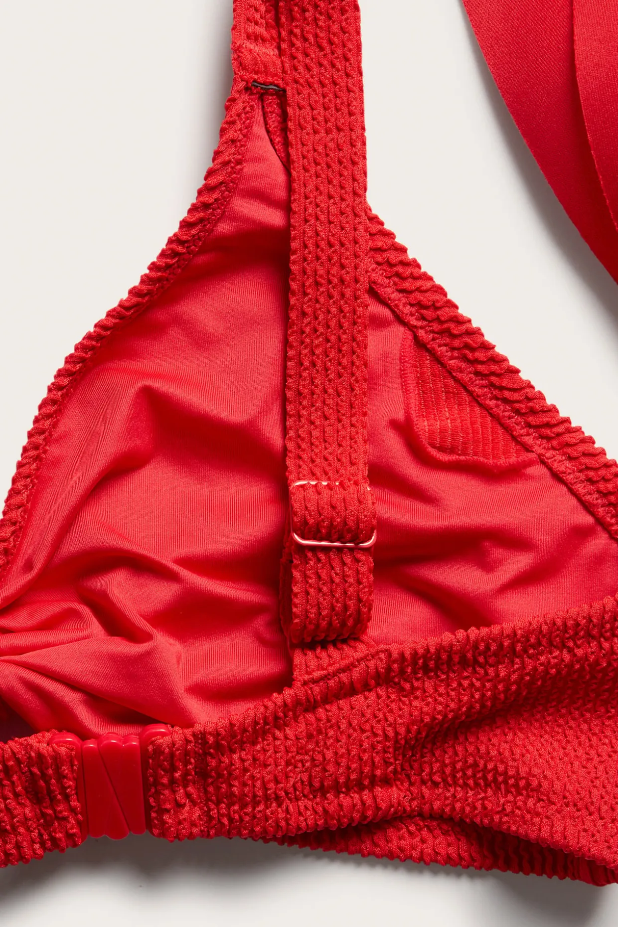 Tekstuuripintainen bikiniyläosa | Punainen | Naiset | Kappahl