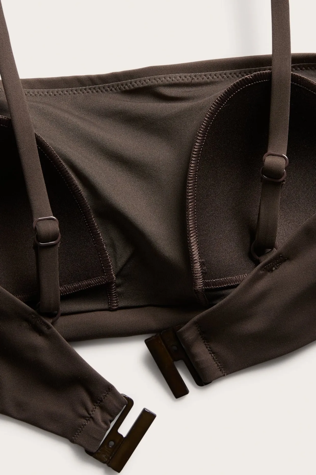 Topattu bandeau-bikiniyläosa | Tummanruskea | Naiset | Kappahl