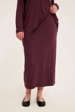 Viskoosista valmistettu midihame | Viininpunainen | Naiset | Kappahl